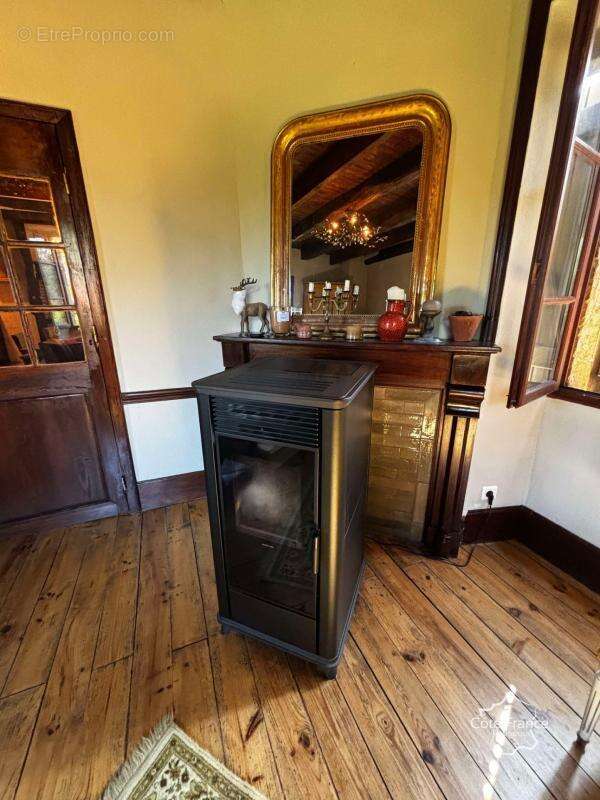 Maison à BAGNAC-SUR-CELE