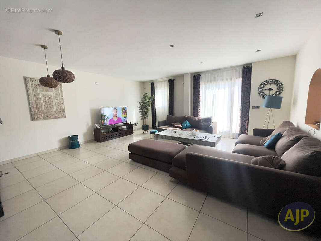 Maison à LA CHAPELLE-SUR-ERDRE