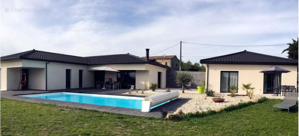 Maison à VINEZAC