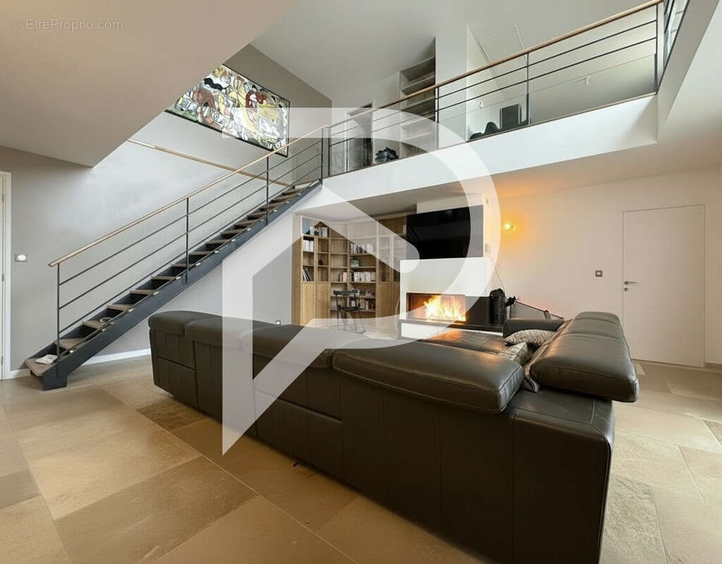 Maison à SAINT-LAURENT-D'AIGOUZE