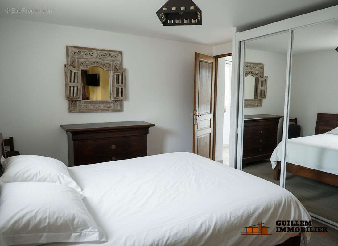 Chambre 2 étage - Maison à GRANS