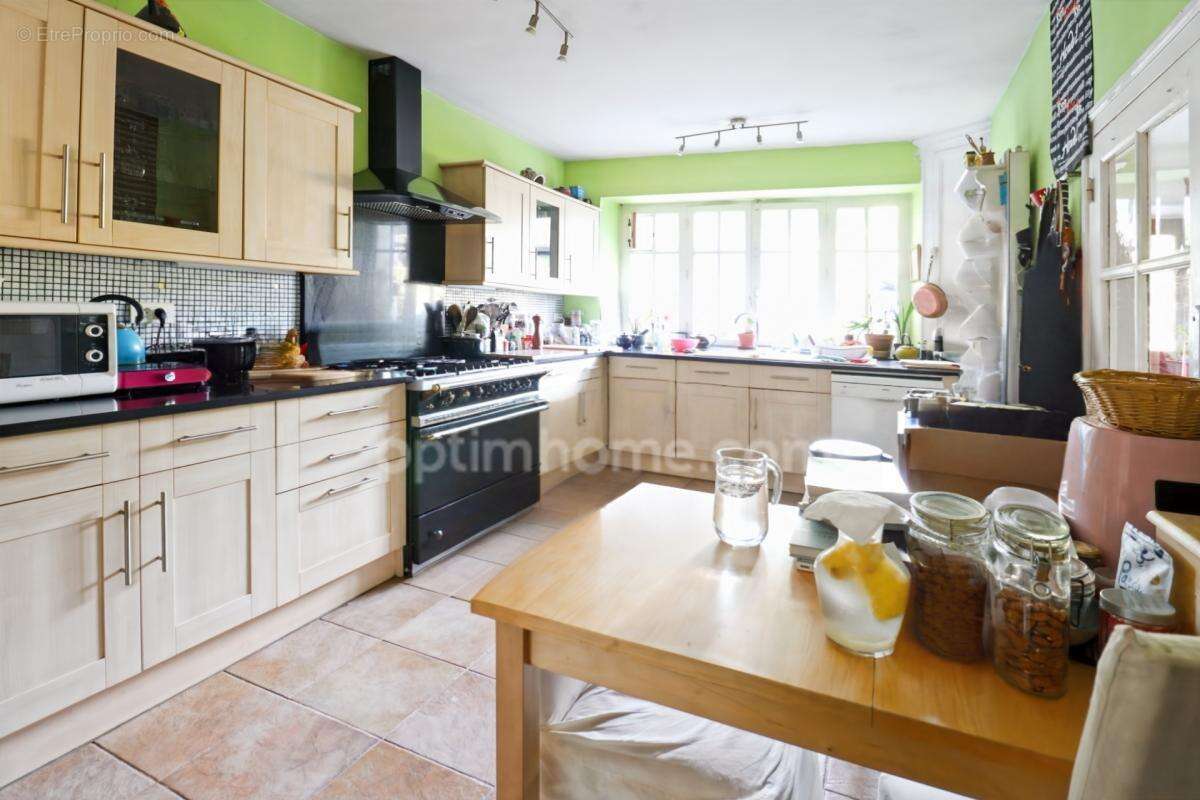 Maison de Charme et de Caractère de 353 m² - 9 Pièces - 6 Chambres sur parcelle de 662 m² - BELLAC 87300 - photo 14