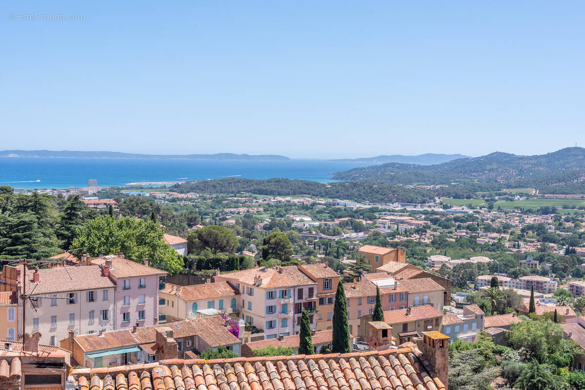 Appartement à BORMES-LES-MIMOSAS