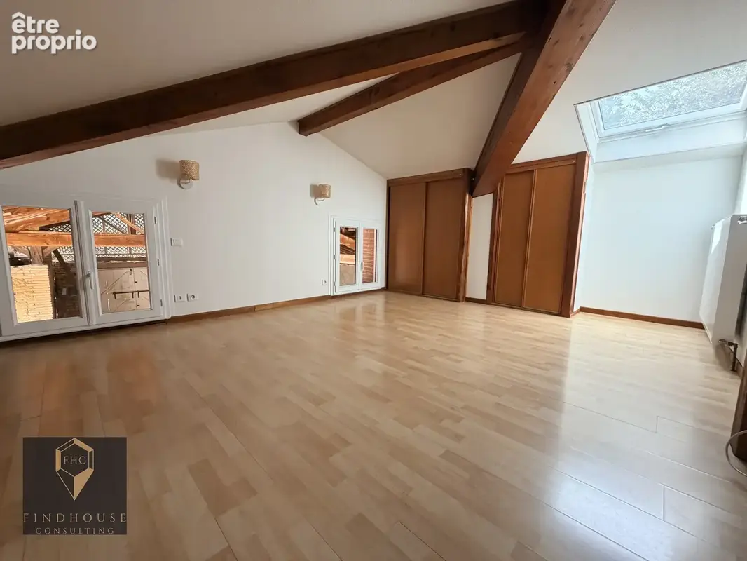 Ferme t6 - 1,5 hectare - 211 m2 - dépendances - étang - puits - piscine - photo 11