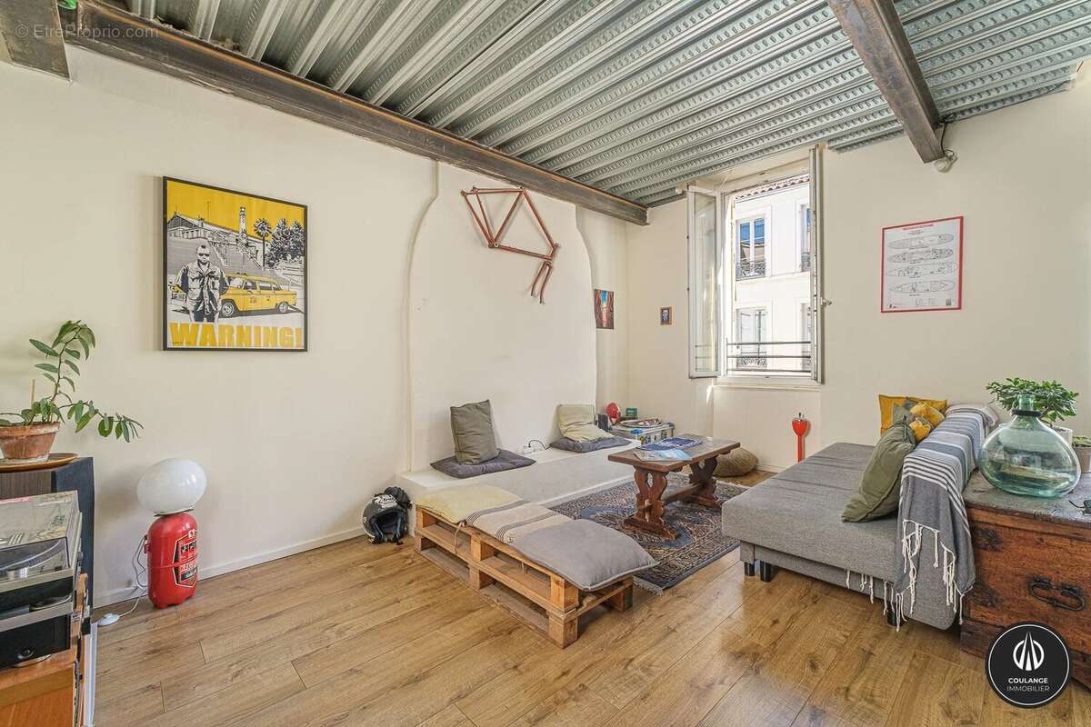Appartement à MARSEILLE-2E