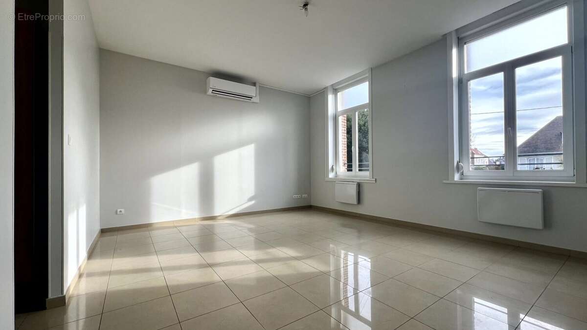 Appartement à CUINCY