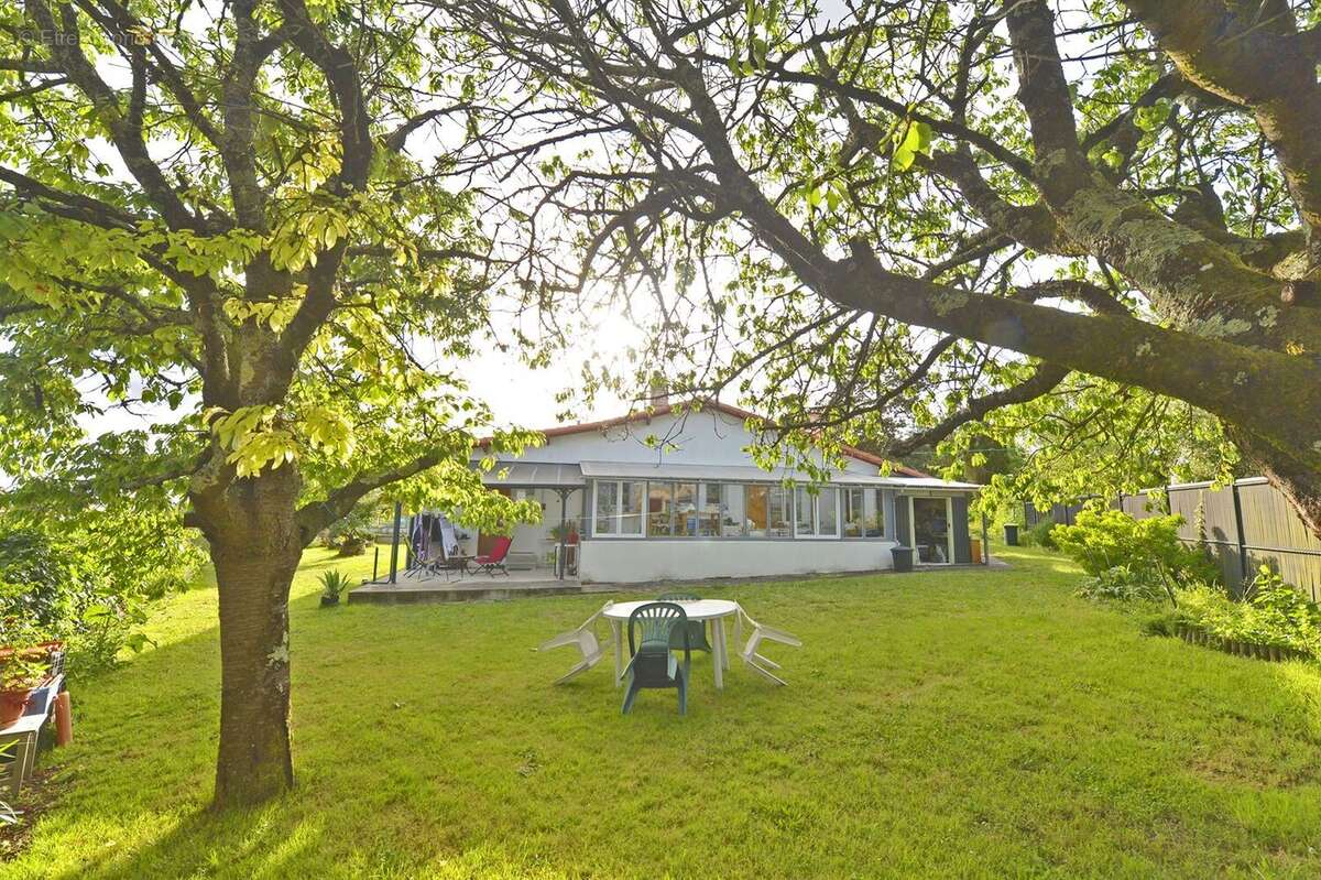 Maison 80 m² à Semussac  - photo 2