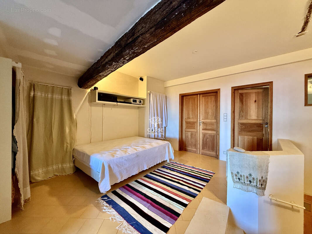 Extremement rare à la vente, duplex sur les falaises de Bonifacio - photo 15