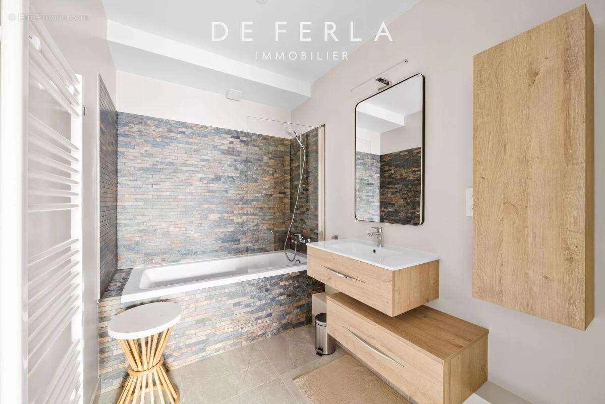 Appartement à PARIS-7E