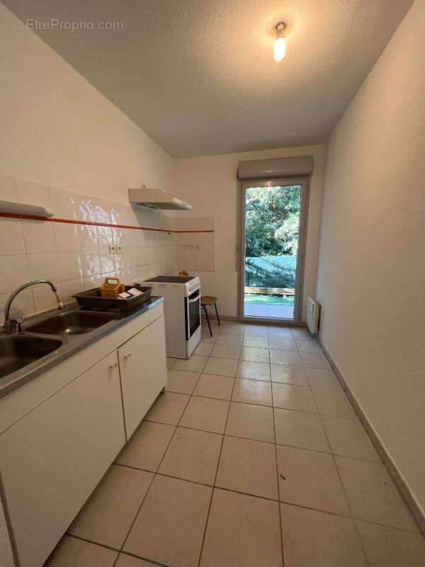 Appartement proche centre village  T2  de 45 m² avec jardinet et cellier - photo 4