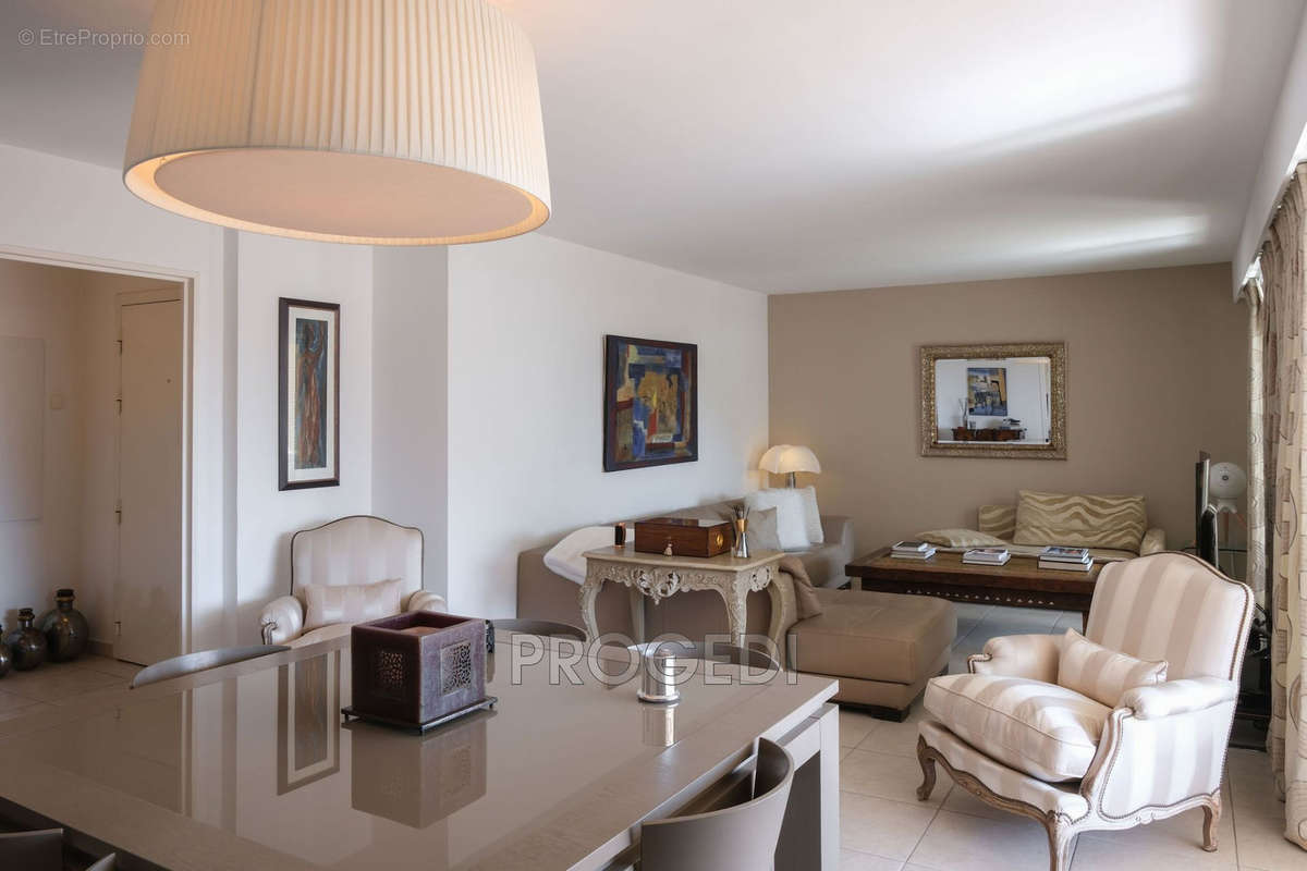 Appartement à BEAUSOLEIL