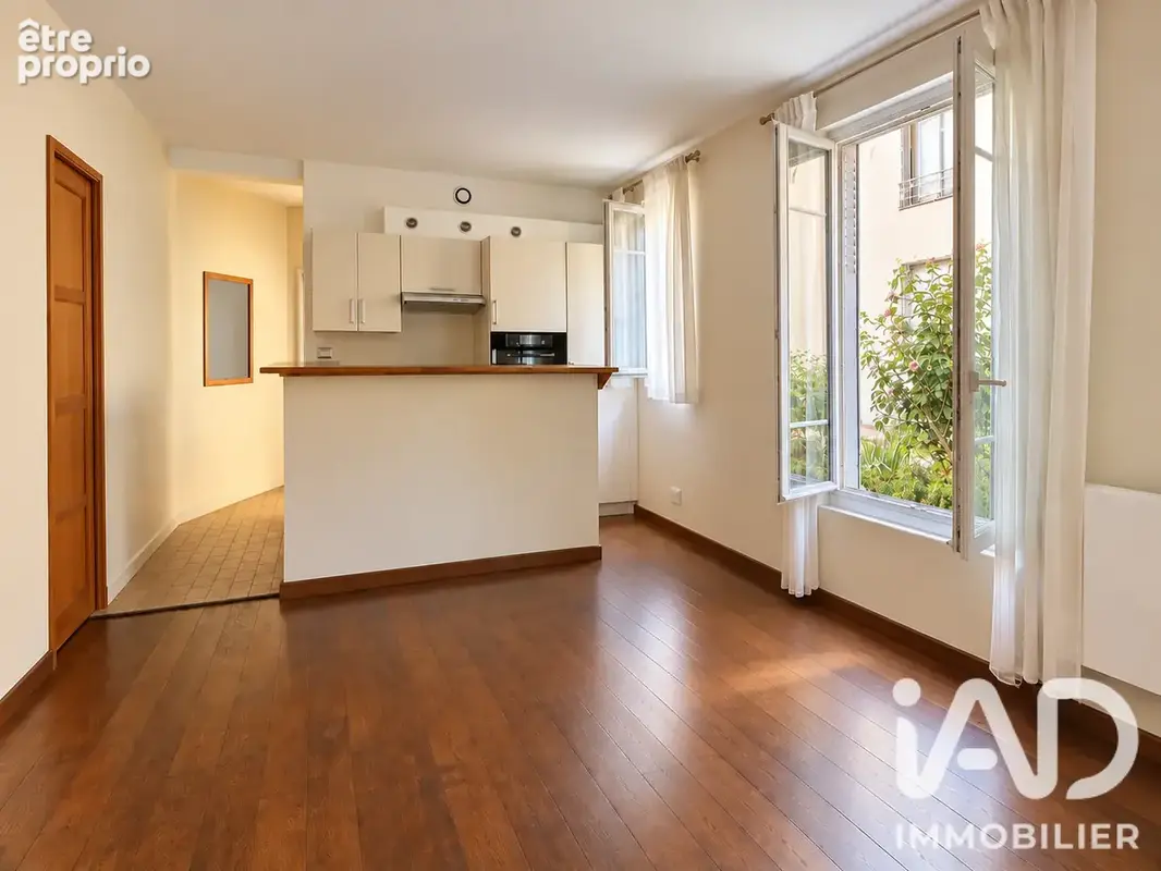 Photo 1 - Appartement à MONTROUGE