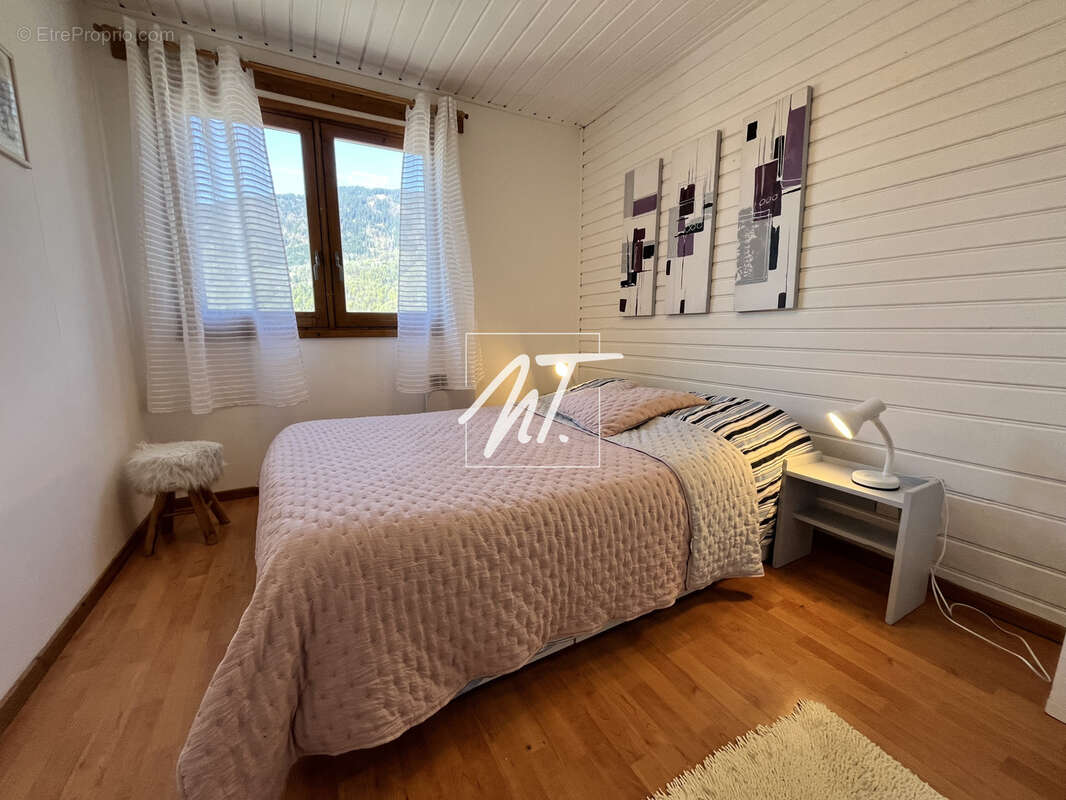 Appartement à MORILLON