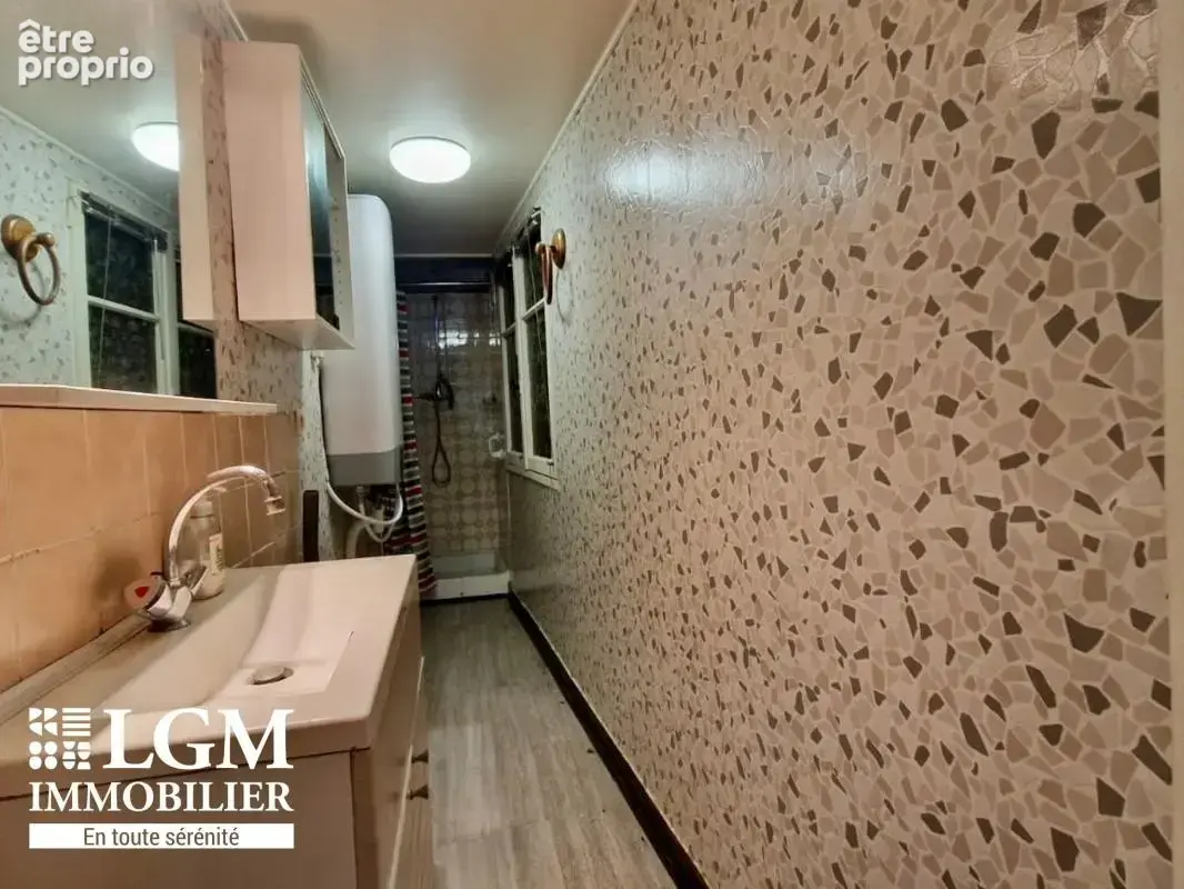 Appartement À Vendre T 4 + 16 m2 de terrasse et une cave de 30m2 - photo 12
