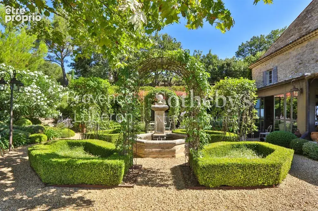 Bastide de Prestige avec piscine et terrain de 104 hectares en Provence - photo 16