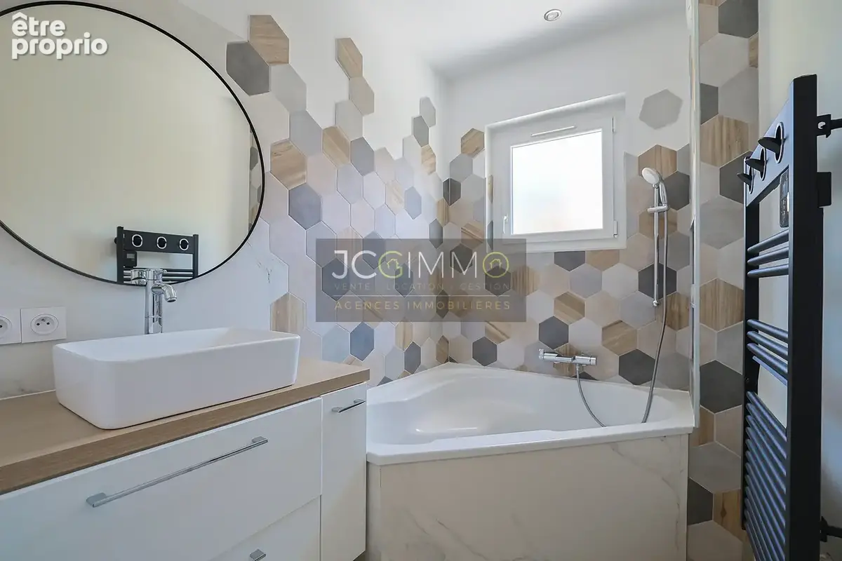 Maison composée de 3 appartements au Cap Brun - photo 8