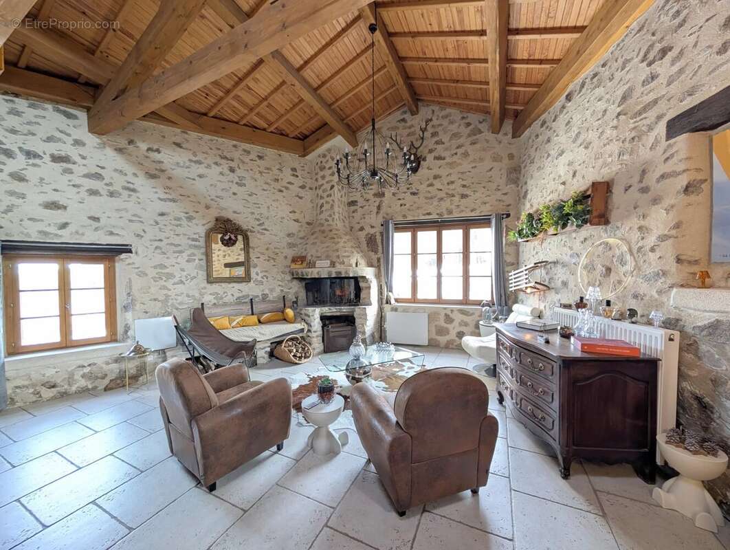 Maison à ALBOUSSIERE
