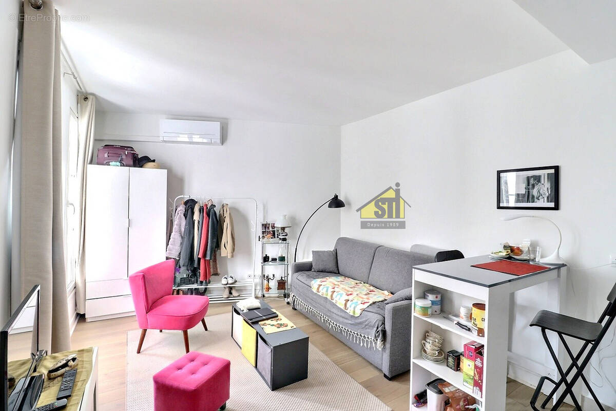 Appartement à PARIS-14E