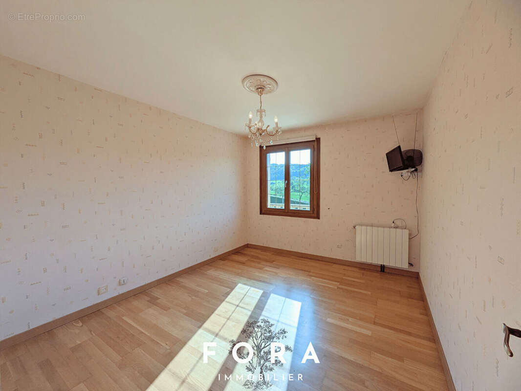 Maison 160 m² à Pont-D'ouilly  - photo 10