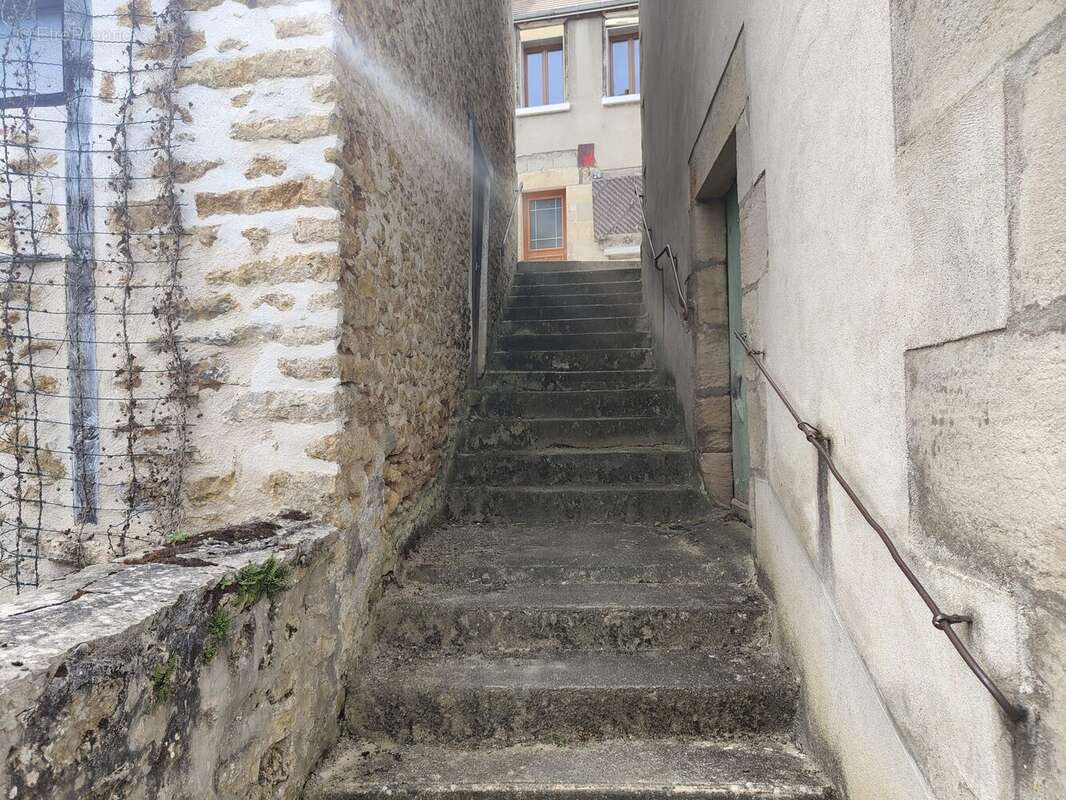Maison à LA CHATRE