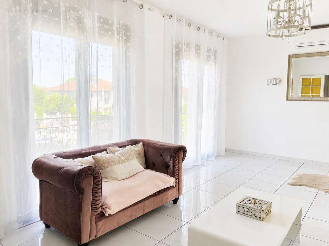 Maison 176 m² à Pusignan  - photo 6