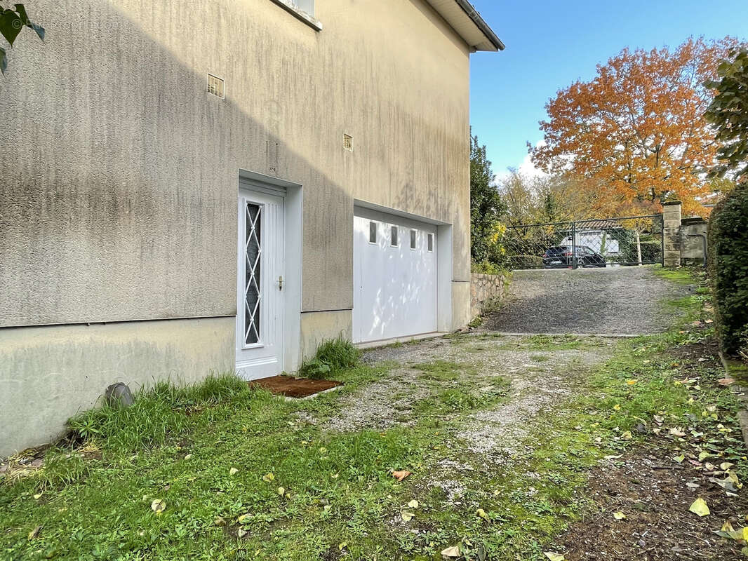 Maison à CONFOLENS