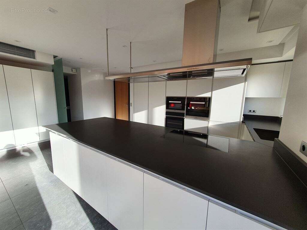 Appartement à VILLE-D'AVRAY