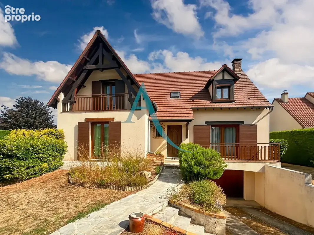 Maison à MENNECY