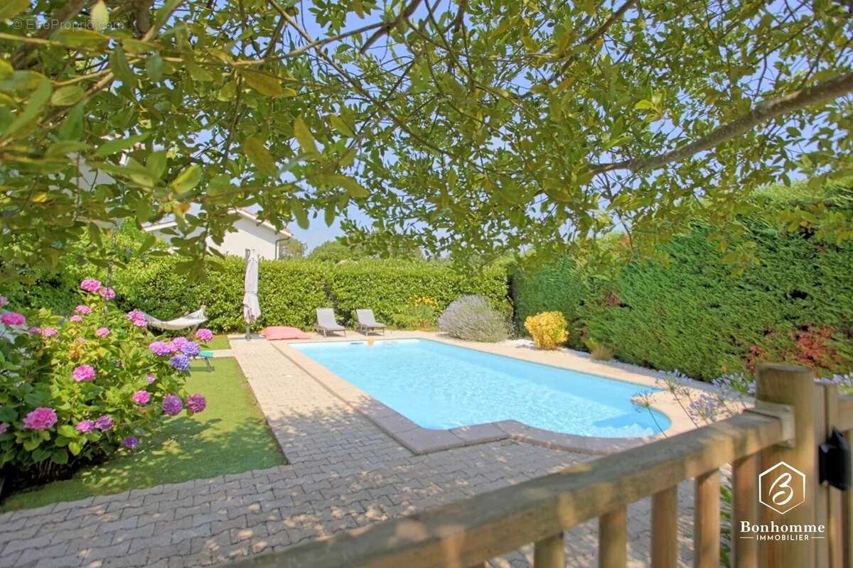 Maison à SAINT-MEDARD-D&#039;EYRANS