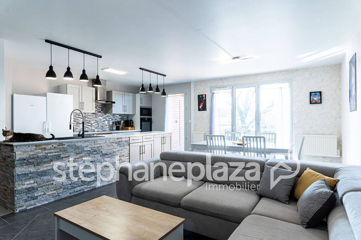 Appartement à AMBERIEUX-EN-DOMBES