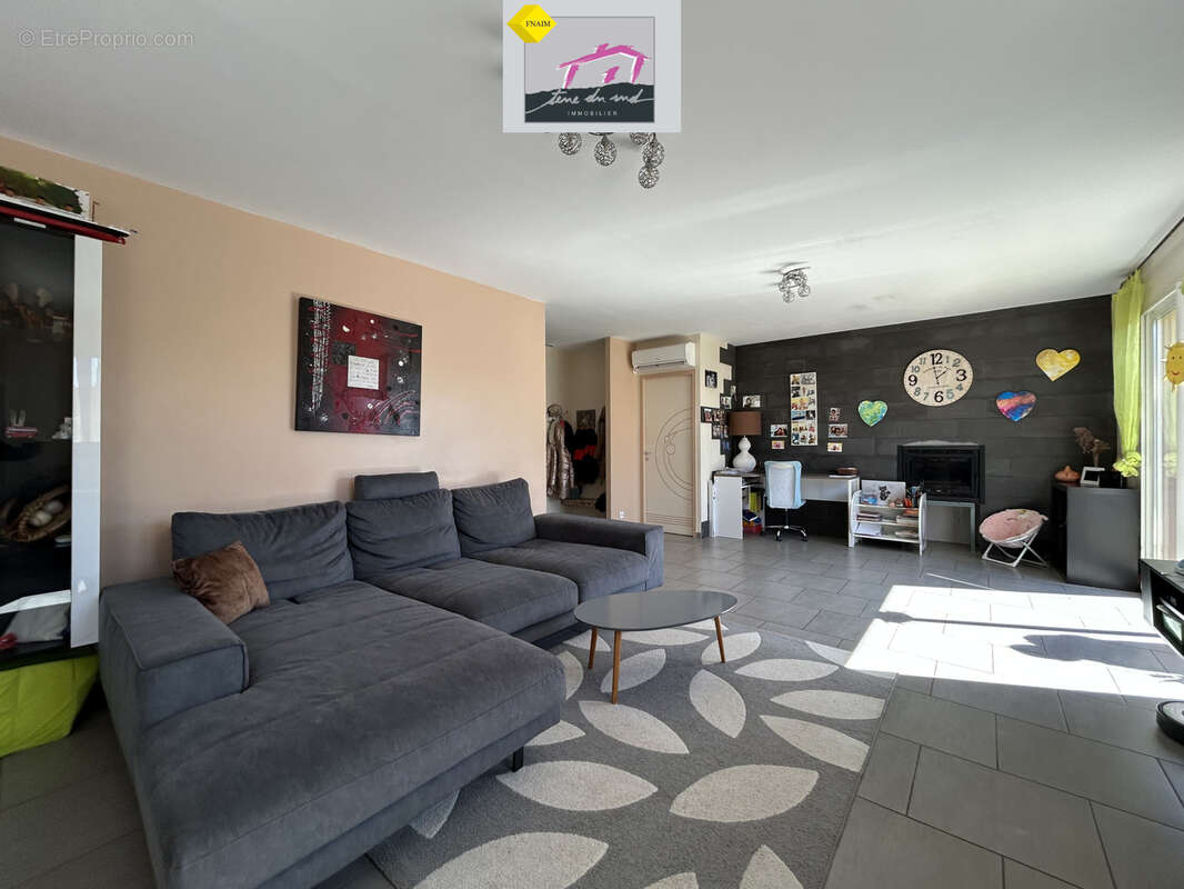 Maison de plain-pied avec Garage, jardin et piscine - photo 6