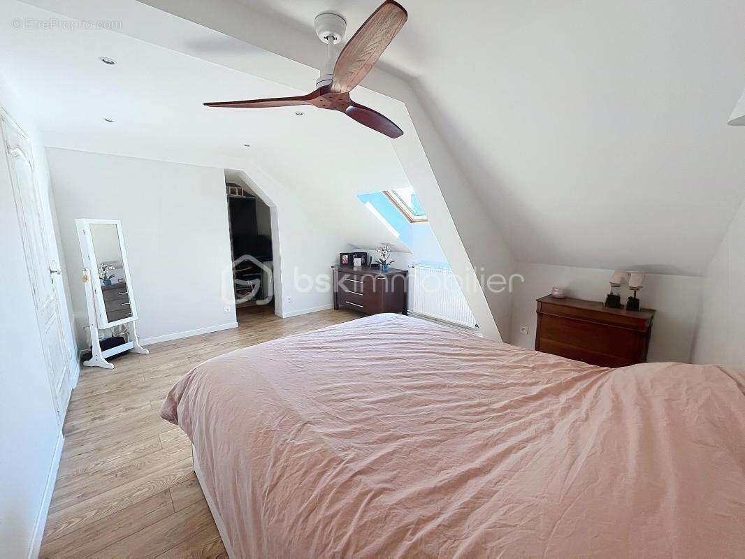 Maison renovee  - jardin et double garage -  potentiel +++ - photo 5