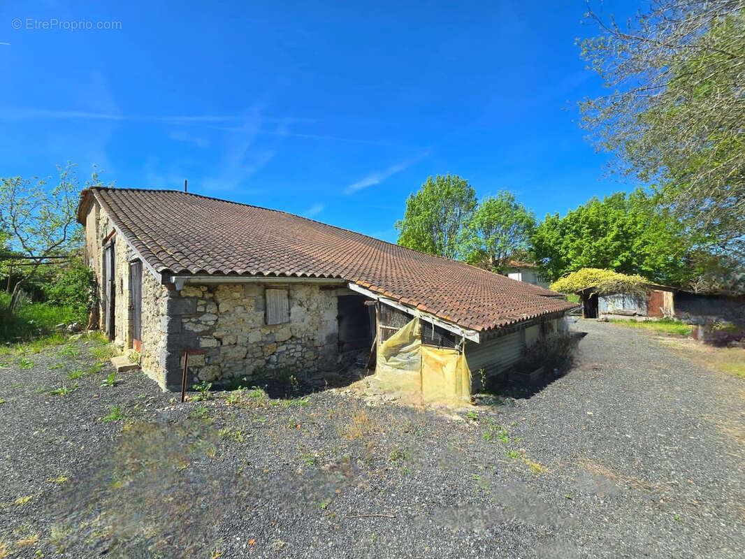 Propriété de 3 hectares avec situation calme et dégagée - photo 20
