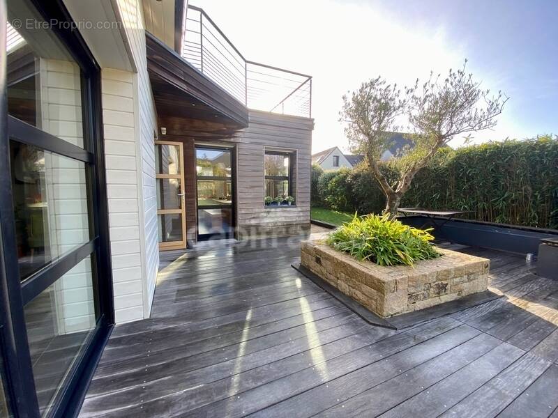 Maison à LARMOR-BADEN