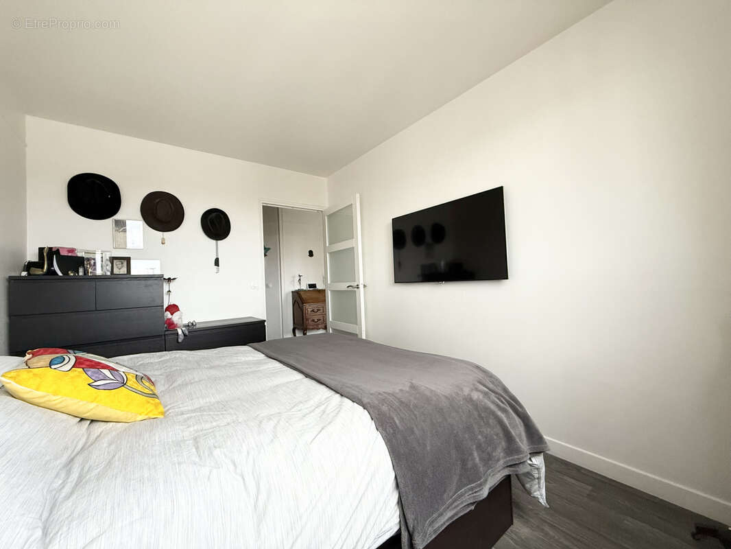 Appartement à COURBEVOIE