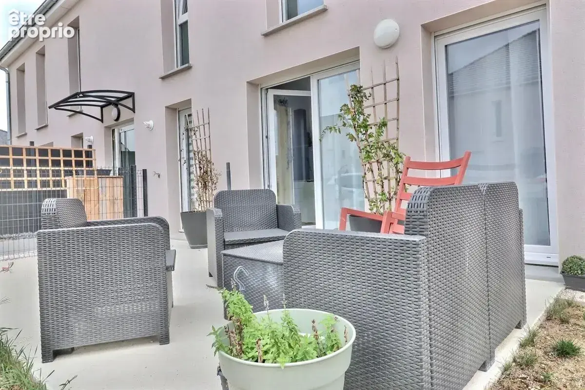 Duplex -80m²- 3 chambres -jardin-parkings - photo 6