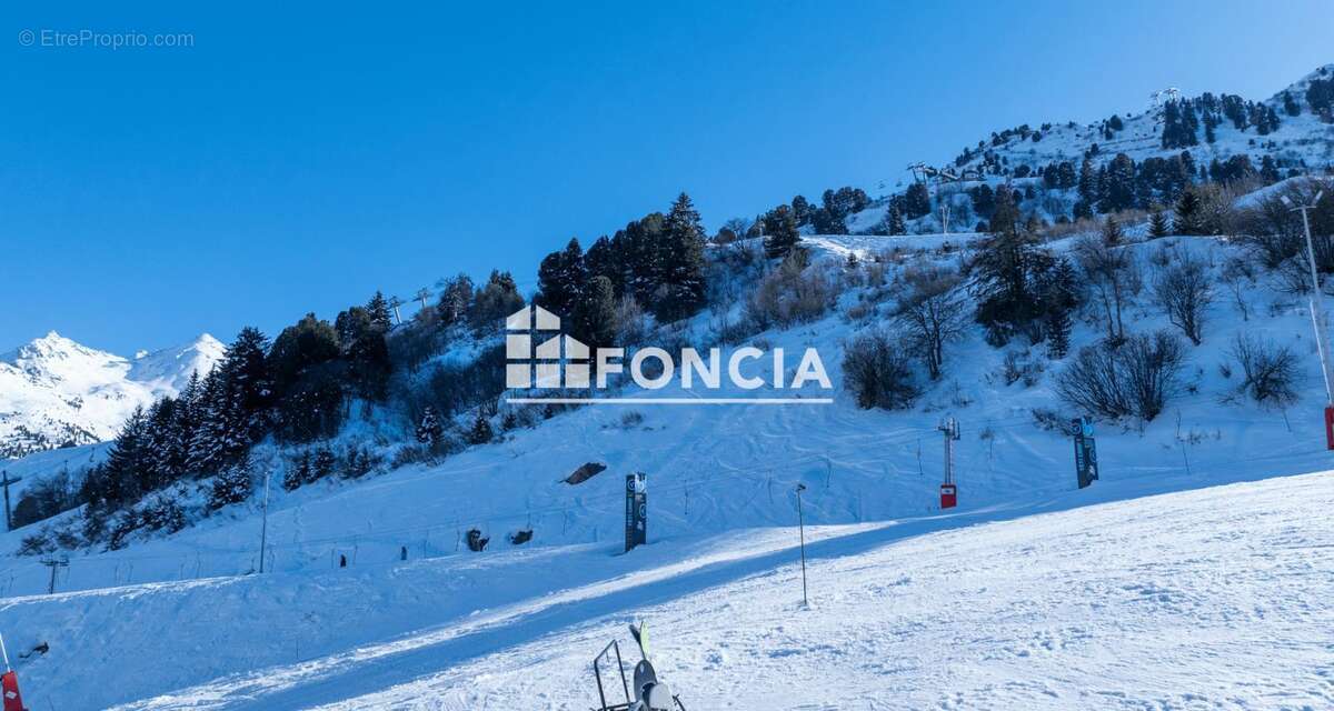 Appartement à LES ALLUES