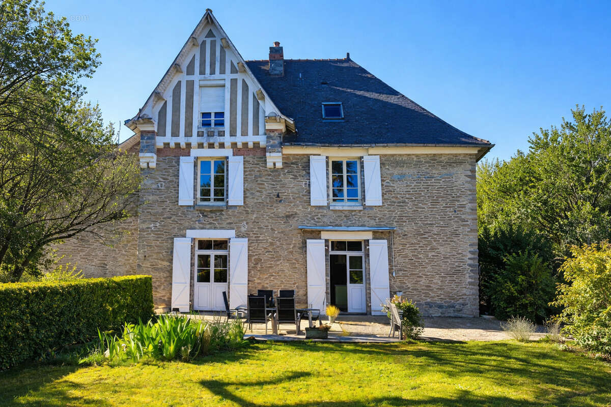 Maison  Bourgeoise à vendre 8 pièces de 170 m² à LAVAL (53) RIVE GAUCHE - photo 4