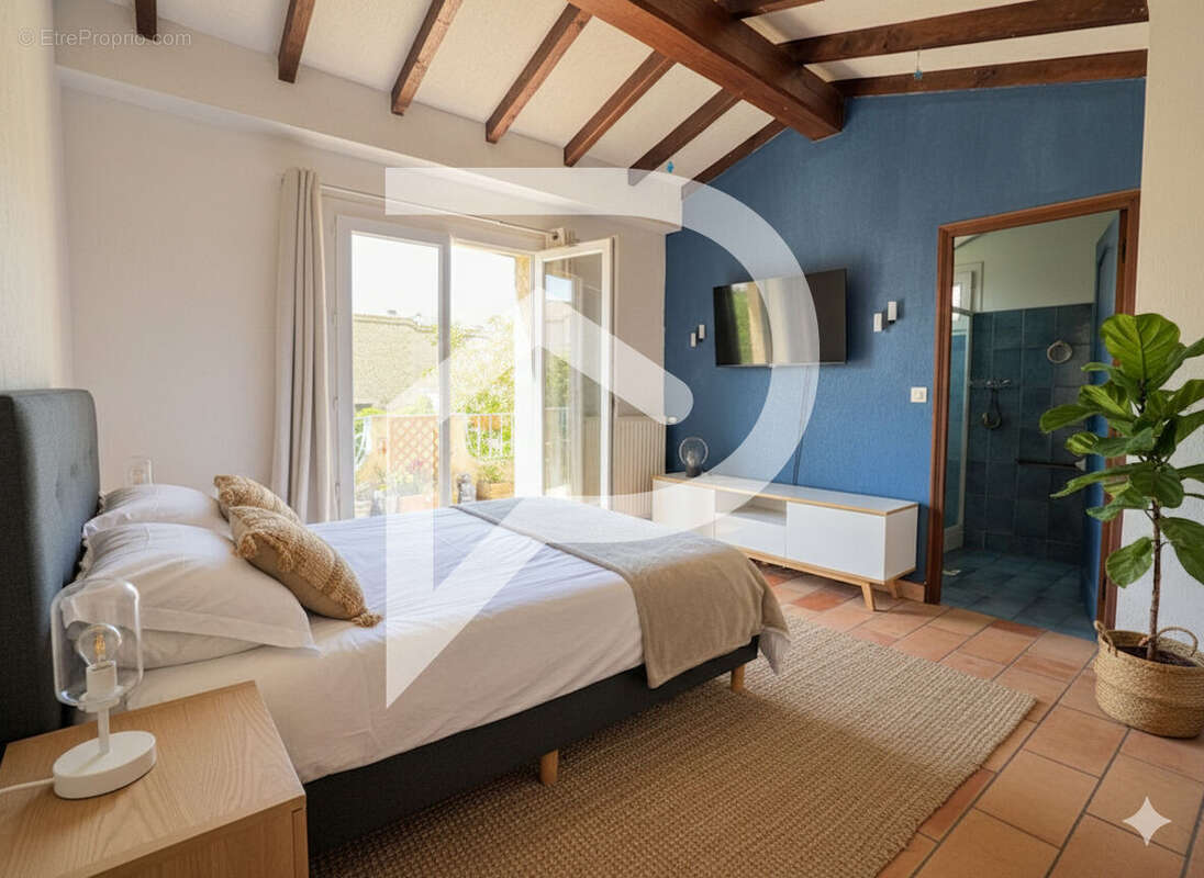 Maison à GALLARGUES-LE-MONTUEUX