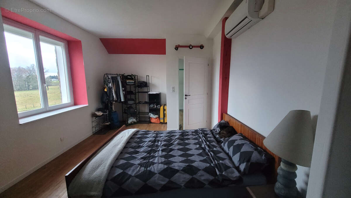 Maison à SAINT-YBARD