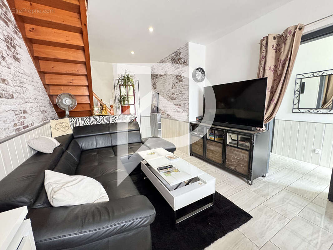 Maison à IVRY-LA-BATAILLE