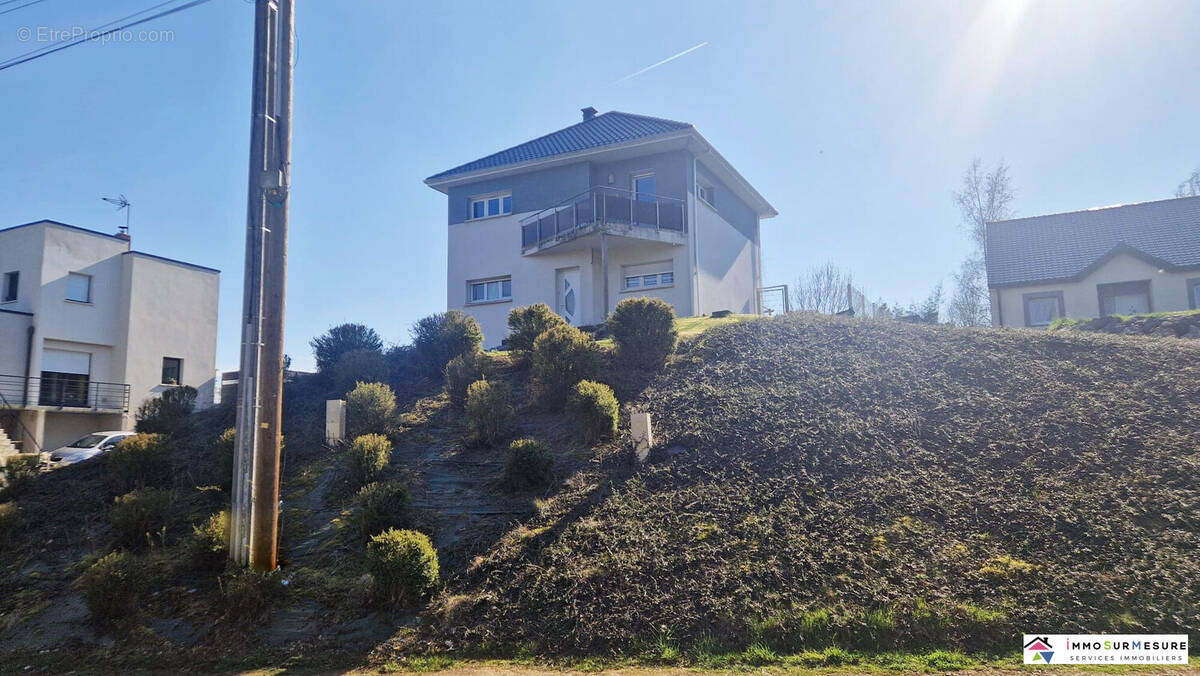 Maison à SAINT-MICHEL-SUR-TERNOISE