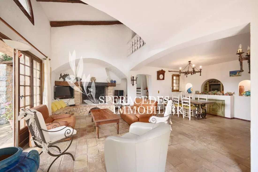 Maison à SAINT-VALLIER-DE-THIEY