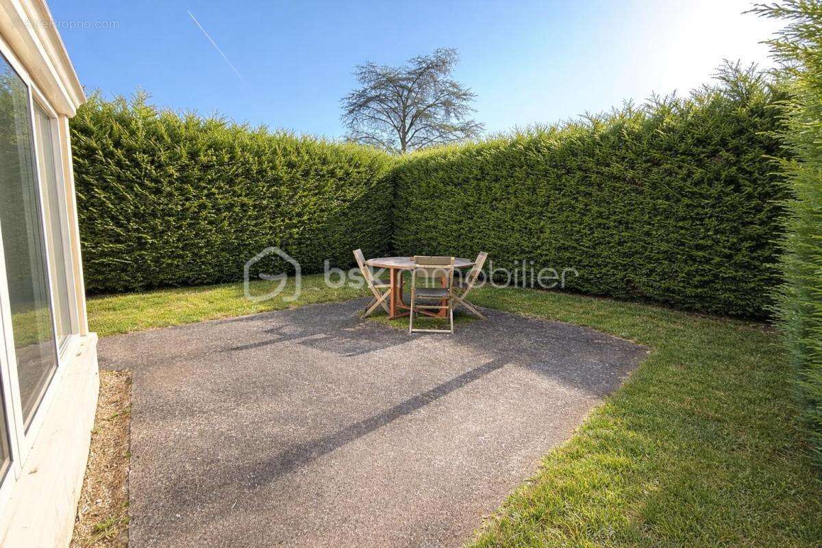 Maison lumineuse 106 m² – 3 chambres – Véranda plein sud – Jardin sans vis-à-vis – Garage - photo 2