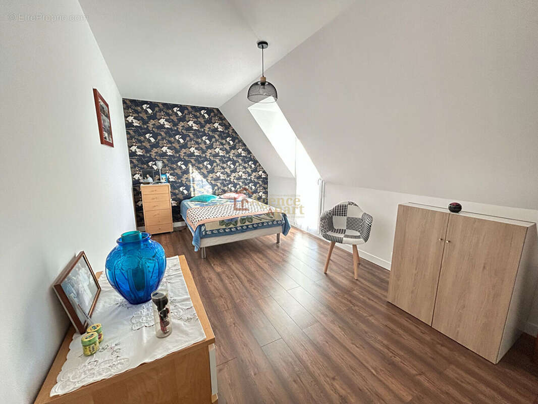 Maison à BELLENGREVILLE