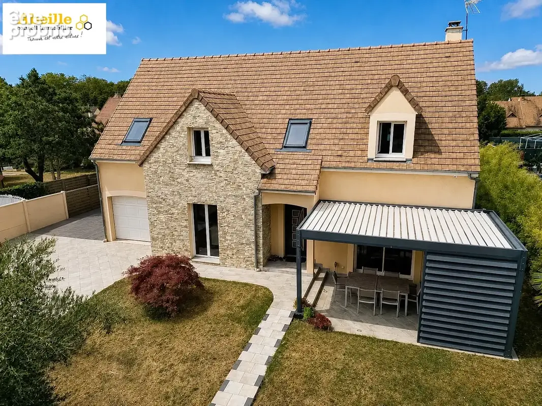 Maison contemporaine de 141 m2 hab. dependance de 29 m2. garage. terrain 800 m2. - photo 2
