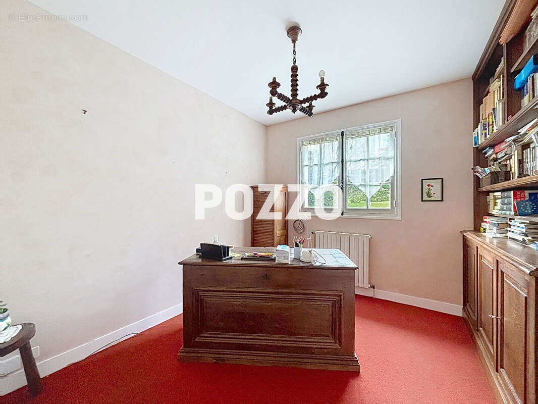 Coutances maison dans Résidence calme, 900 mètres du centre ville, 150 m2 environ, terrain de 900 m² - photo 4