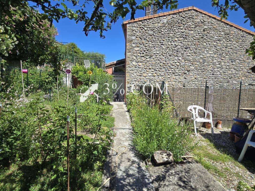 Spacieuse maison en pierre rénovée avec 4 chambres,  jardins - photo 15