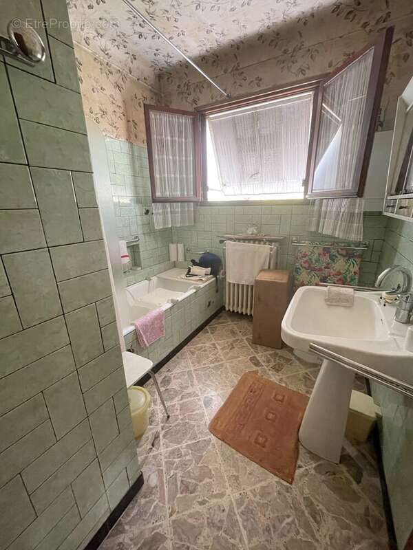 Maison familiale avec sous-sol complet et terrain constructible - bergerac - photo 15