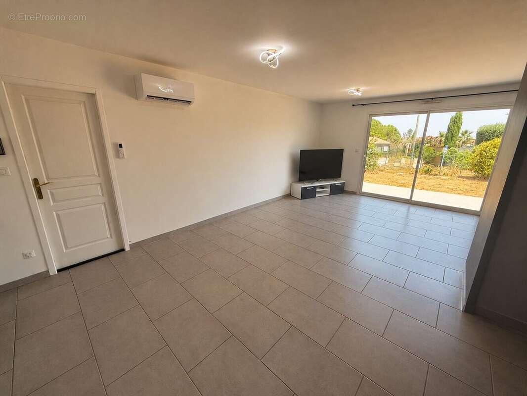 Maison 93 m² à Floure  - photo 6
